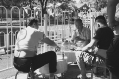Joueurs de cartes au bord de la route a Pekin